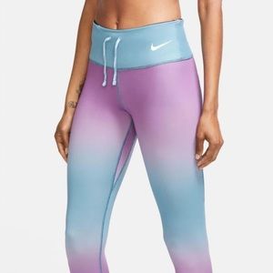 NIKE Reversible Mid Rise Tight Fit 7/8 Leggings